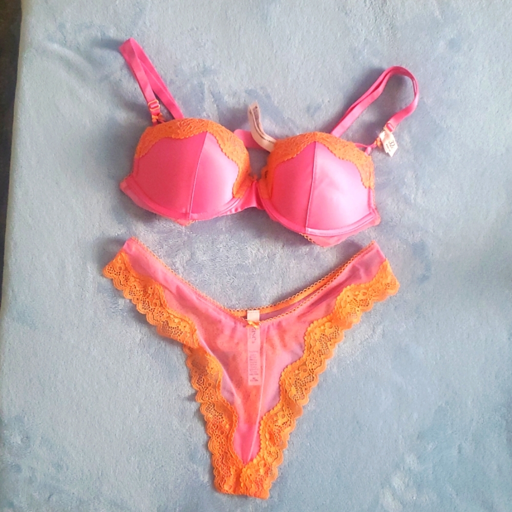VICTORIA'S SECRET VERY SEXY Tease  Bra 32C Push-up and Panty M Set VS Pink